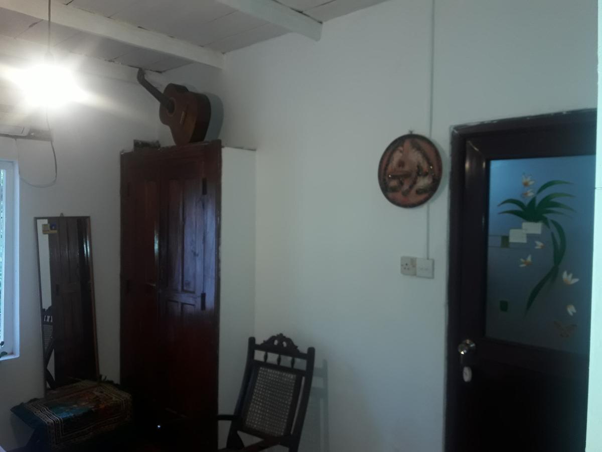 International Meditation Center 호텔 미리사 외부 사진